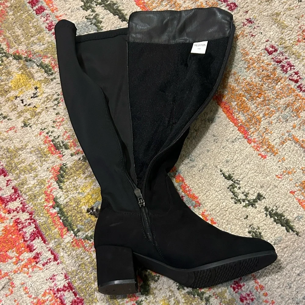 Dream Pairs Black Suede Thigh High Boots. Size 8.5